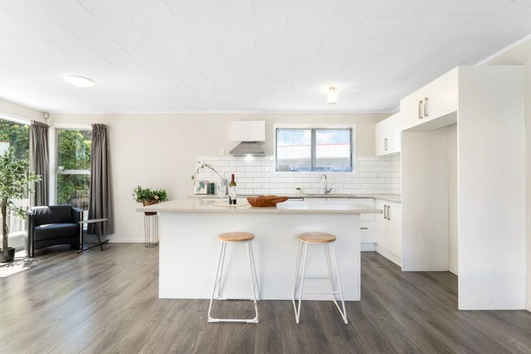 Photo of property in 95 Riverpark Crescent, Henderson, Auckland, 0610