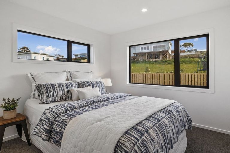 Photo of property in 9 Okahau Terrace, Warrington, 9471