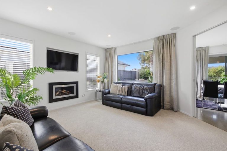 Photo of property in 42 Cassinia Close, Papamoa Beach, Papamoa, 3118