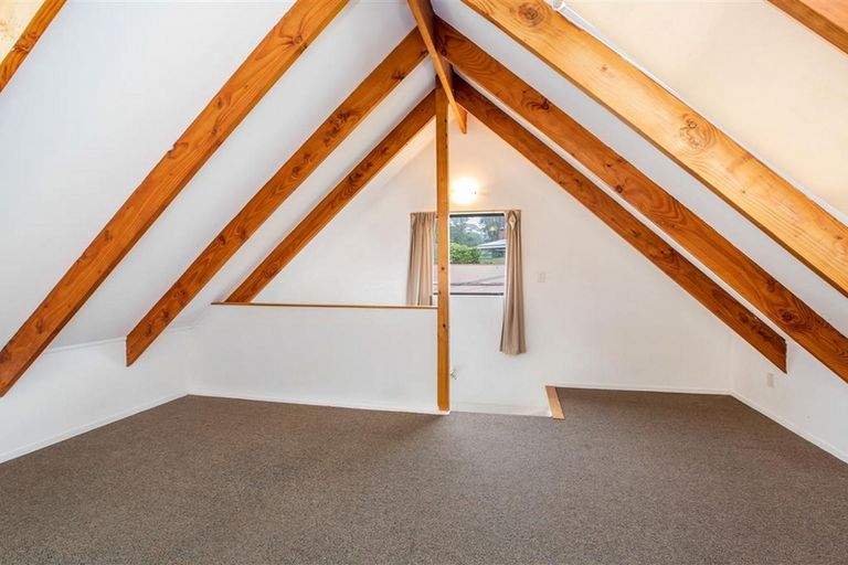 Photo of property in 96 Sunnyside Road, Sunnyvale, Auckland, 0612