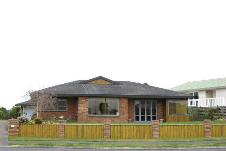 Photo of property in 10 Chatswood Grove, Fitzroy, New Plymouth, 4312