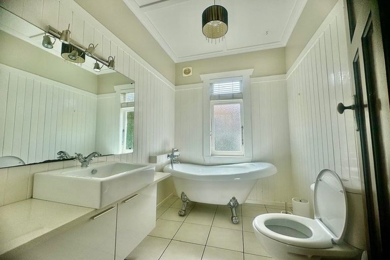 Photo of property in 53 Aramoana Avenue, Devonport, Auckland, 0624