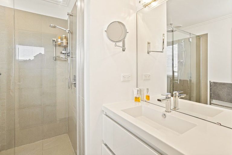 Photo of property in 14 Kelly Place, Whitianga, 3510