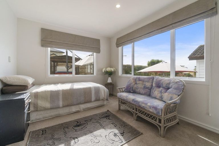 Photo of property in 100 Picasso Drive, West Harbour, Auckland, 0618