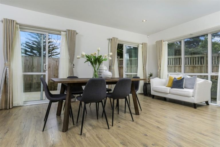 Photo of property in 45 Bordeaux Parade, Te Atatu South, Auckland, 0610