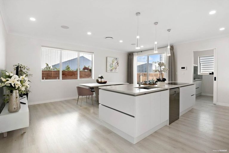 Photo of property in 3 Bight Road, Long Bay, Auckland, 0630