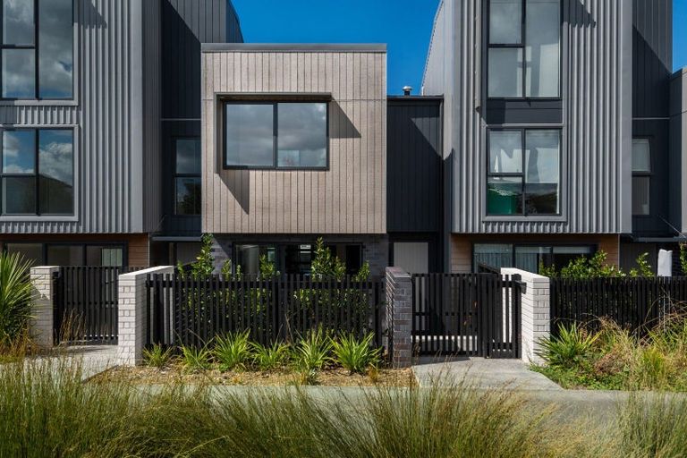 Photo of property in 61 Bearing Parade, Long Bay, Auckland, 0630