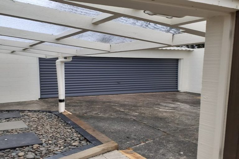 Photo of property in 2/54 Ray Small Drive, Pahurehure, Papakura, 2113