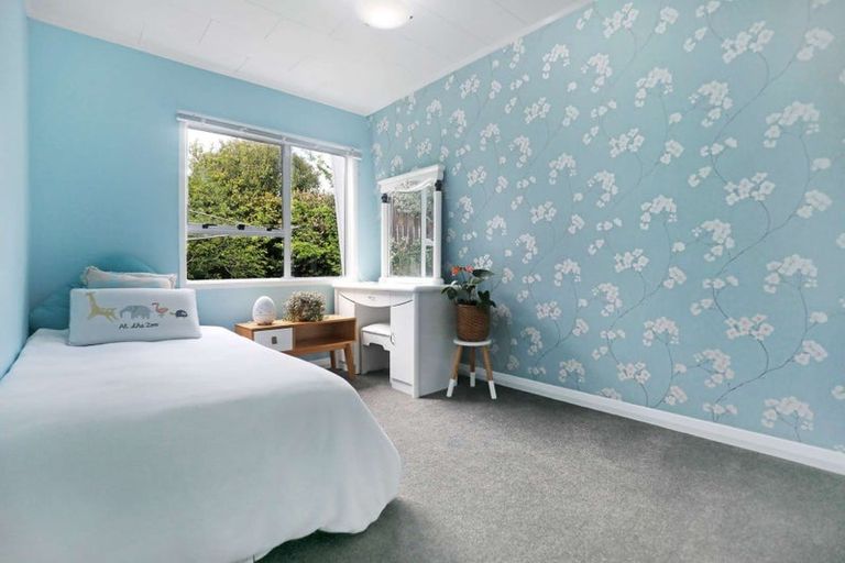 Photo of property in 22 Fernleigh Avenue, Waiuku, 2123