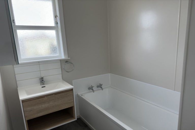 Photo of property in 11a Buchanan Place, Hawera, 4610