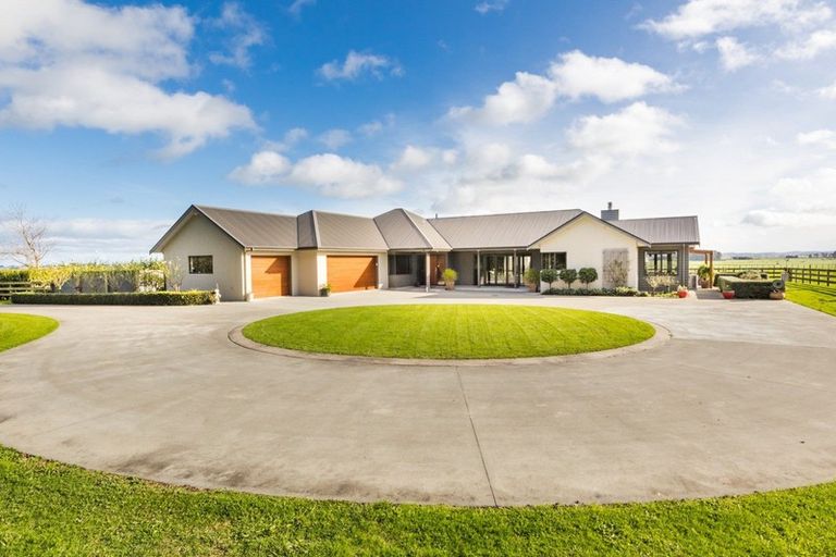 Photo of property in 2757 State Highway 1, Rongotea, Palmerston North, 4479