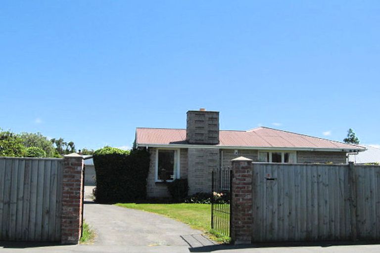 Photo of property in 2 Beatrice Place, Avonhead, Christchurch, 8042