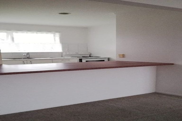 Photo of property in 5/85 Edmonton Road, Henderson, Auckland, 0612