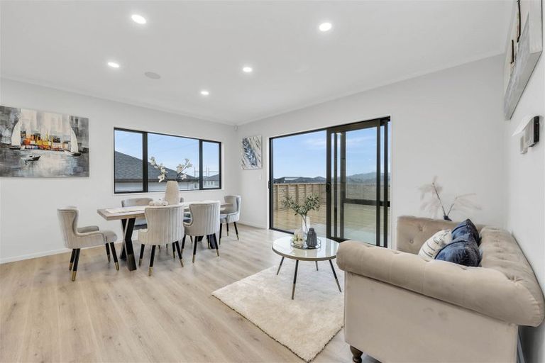 Photo of property in 59 Drumbuoy Drive, Flat Bush, Auckland, 2019