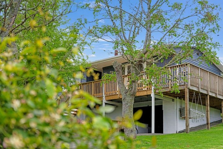 Photo of property in 14 View Street, Maungaturoto, 0520