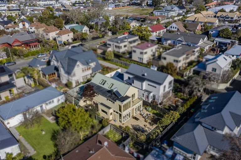 Photo of property in 37a Holly Road, St Albans, Christchurch, 8014