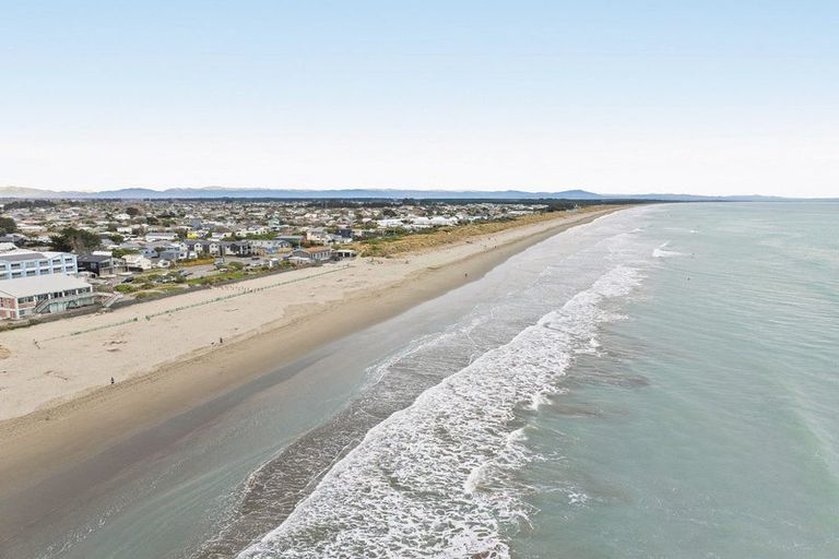 Photo of property in 85a Marine Parade, North New Brighton, Christchurch, 8083