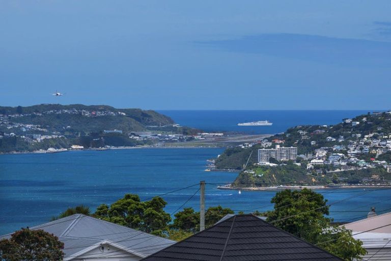 Photo of property in 29 Ranui Crescent, Khandallah, Wellington, 6035