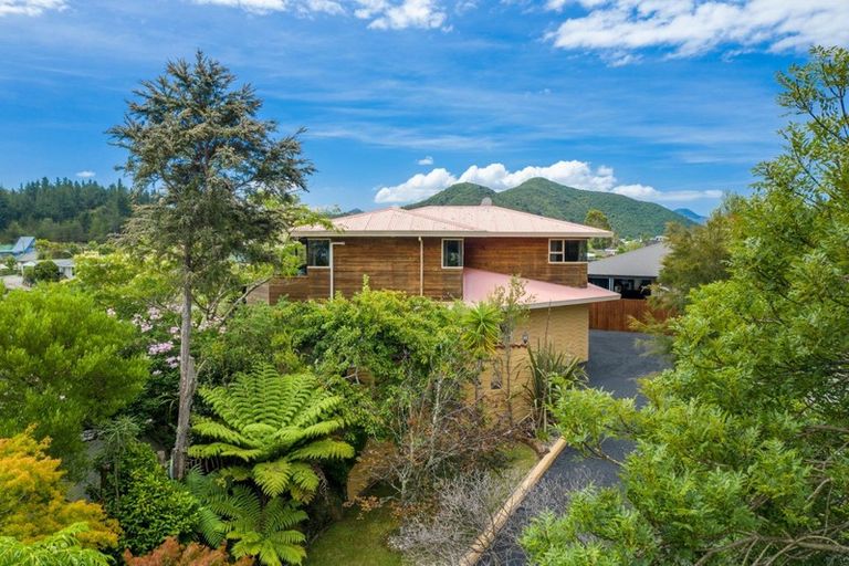 Photo of property in 104 Milton Terrace, Picton, 7220