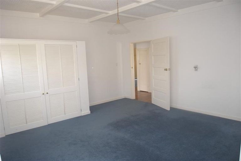 Photo of property in 37 Walmer Road, Point Chevalier, Auckland, 1022