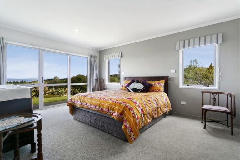Photo of property in 50 Loch Views Road, Acacia Bay, Taupo, 3385