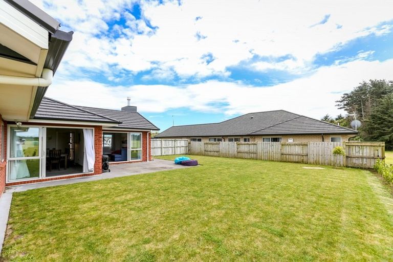 Photo of property in 14 Ryder Drive, Waiwhakaiho, New Plymouth, 4312
