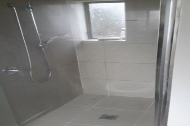 Photo of property in 12 Ronald Place, Manurewa, Auckland, 2102