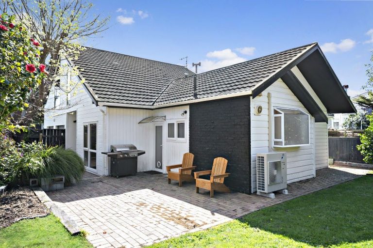 Photo of property in 407 Muritai Road, Eastbourne, Lower Hutt, 5013