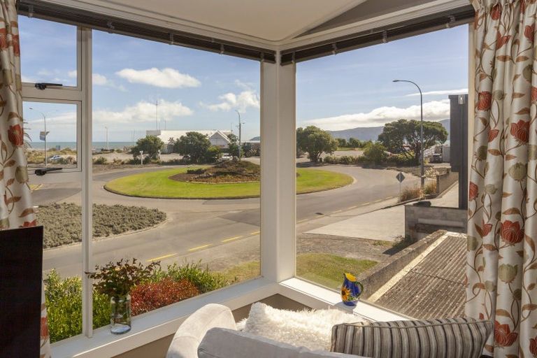 Photo of property in 3 Golf Road, Paraparaumu Beach, Paraparaumu, 5032