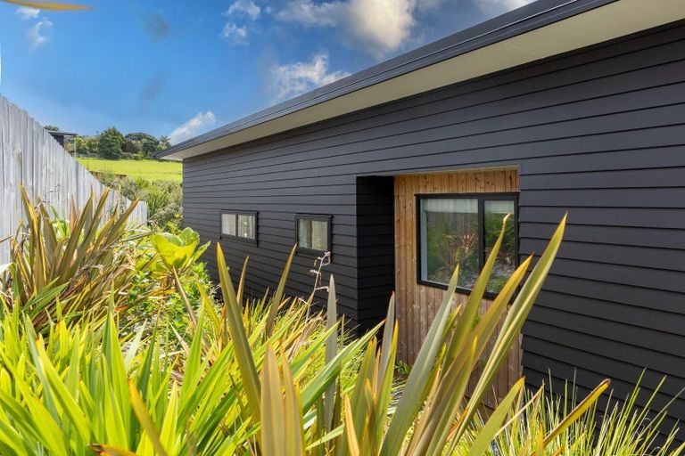 Photo of property in 27 Kia Kaha Drive, Snells Beach, 0920