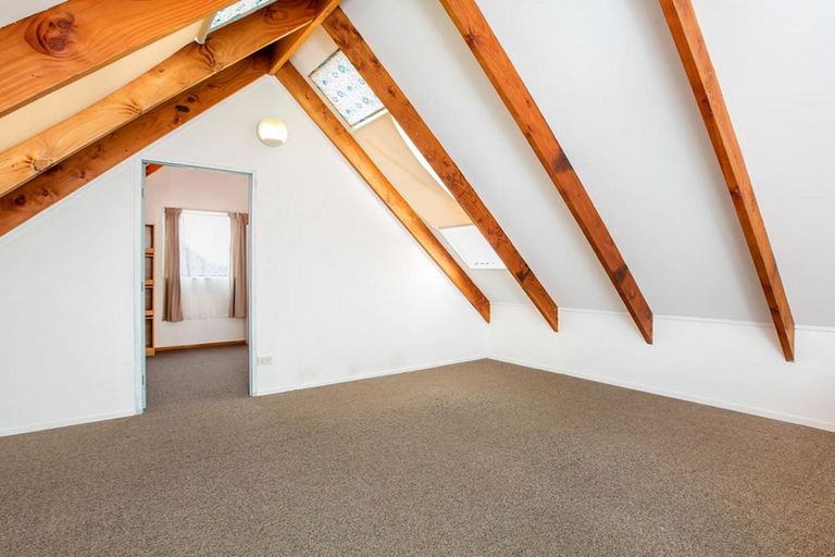 Photo of property in 96 Sunnyside Road, Sunnyvale, Auckland, 0612