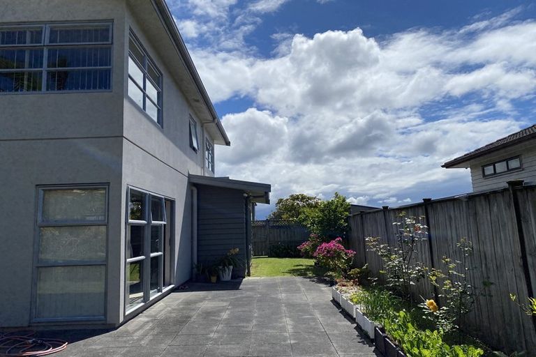Photo of property in 17 Laurel Oak Drive, Schnapper Rock, Auckland, 0632