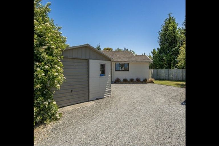 Photo of property in 16 Torlesse Crescent, Darfield, 7510