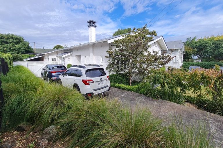 Photo of property in 16 Rossgrove Terrace, Mount Albert, Auckland, 1025
