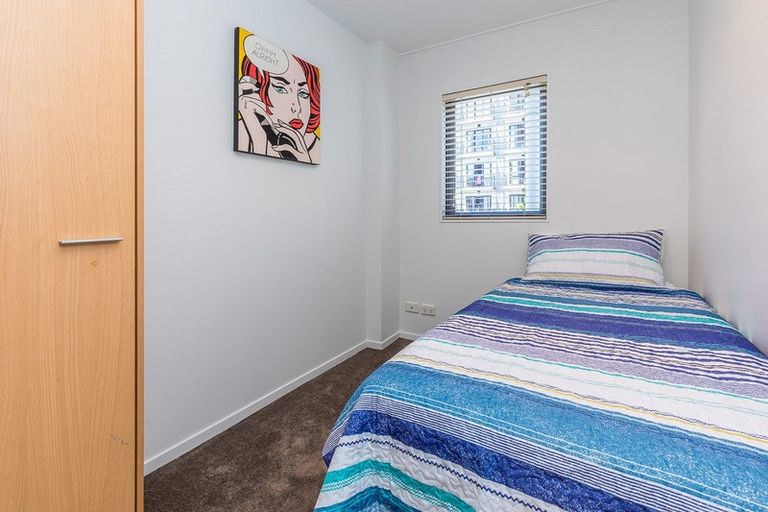 Photo of property in Kiwi On Queen Apartments, 211/421 Queen Street, Auckland Central, Auckland, 1010