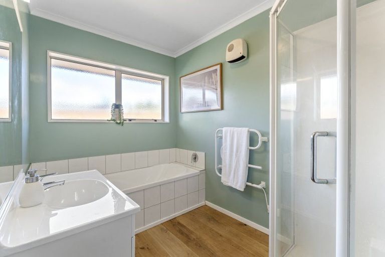 Photo of property in 15 Fytfield Place, Paraparaumu, 5032