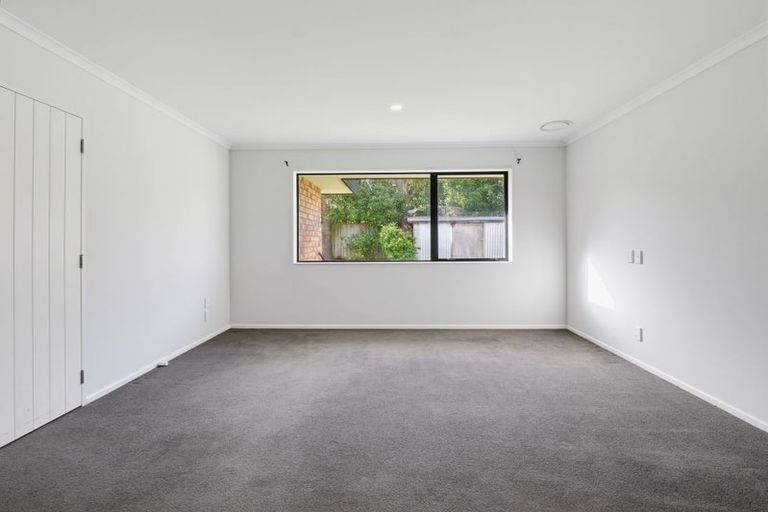 Photo of property in 72 Geneva Terrace, Kelvin Grove, Palmerston North, 4414