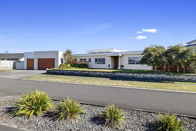 Photo of property in 3 St Andrews Parkway, Waiwhakaiho, New Plymouth, 4312