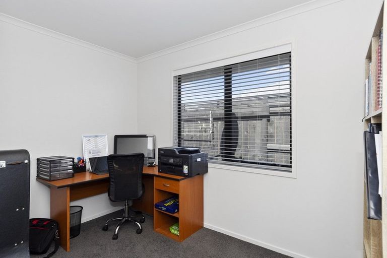 Photo of property in 2 Kotiate Street, Papamoa Beach, Papamoa, 3118