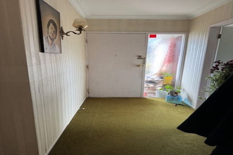 Photo of property in 2 Wells Road, Bucklands Beach, Auckland, 2012