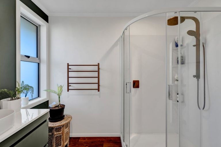 Photo of property in 44 Wairau Road, Oakura, 4314