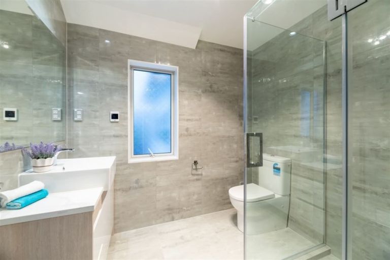 Photo of property in 12 Habitat Place, Hobsonville, Auckland, 0616