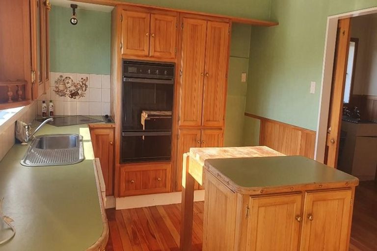 Photo of property in 11 Beach Road, Omata, New Plymouth, 4374