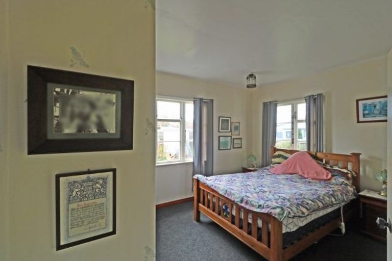 Photo of property in 68 Conway Road, Eltham, 4322