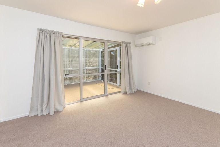 Photo of property in 2/5a Brogar Place, Casebrook, Christchurch, 8051