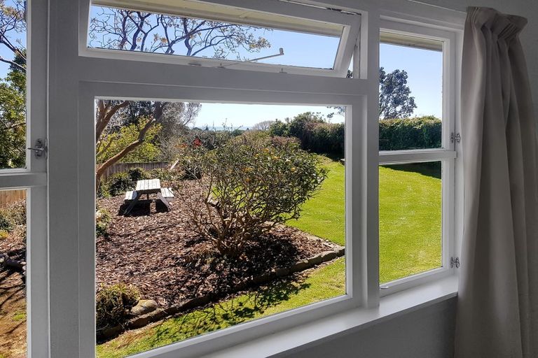 Photo of property in 184 Seaview Road, Westown, New Plymouth, 4310