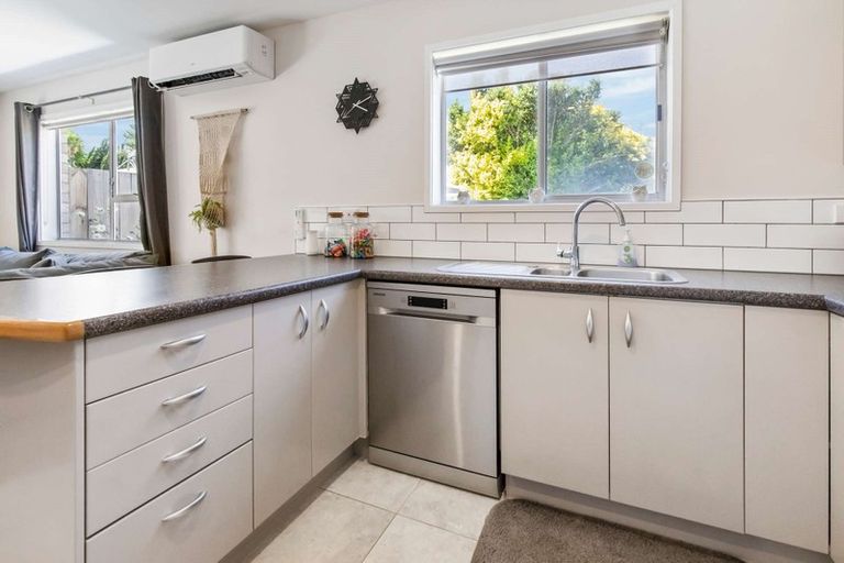 Photo of property in 72 Livingstone Avenue, Nawton, Hamilton, 3200