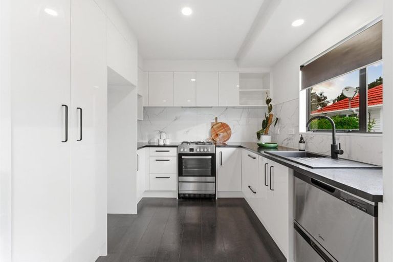 Photo of property in 1/99 Henderson Valley Road, Henderson, Auckland, 0612