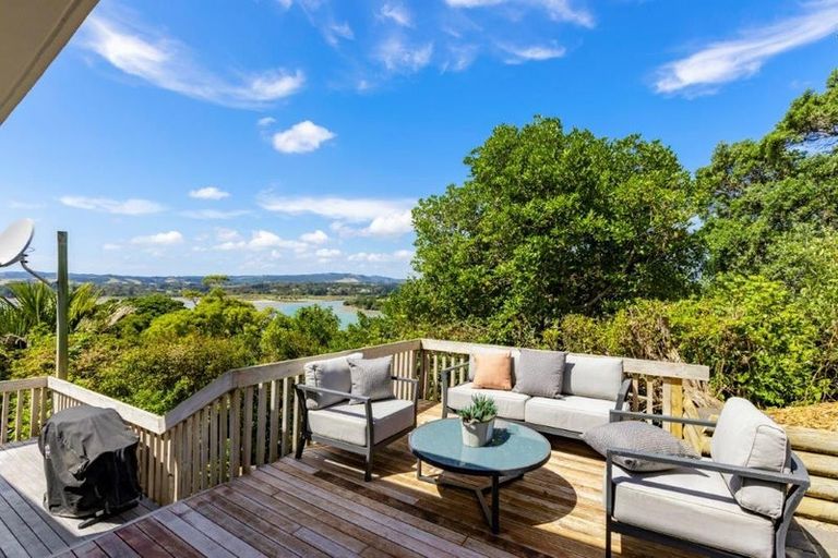 Photo of property in 193 Sandspit Road, Shelly Park, Auckland, 2014