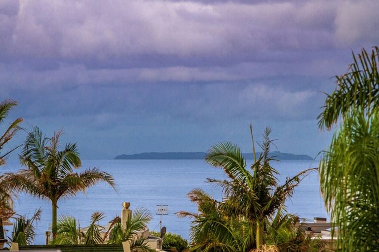 Photo of property in 21 Ocean View Road, Milford, Auckland, 0620